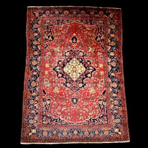 Tapis Ispahan, 145 x 202 cm, laine et soie nouées main sous la dynastie Kadjar, très bon état
