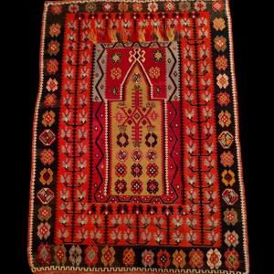 Kilim Prayer Rug, 127 X 175 Cm, Wool, Woven In Anatolia Circa 1930–1950, In Good Condition