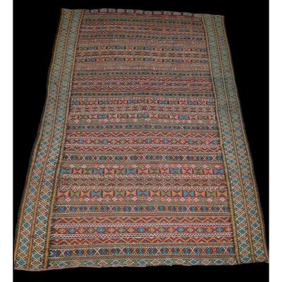 Kilim , Hanbel brodé, Khemisset, Moyen Atlas, Maroc, 119 cm x 171 cm, Laine, Vers 1970