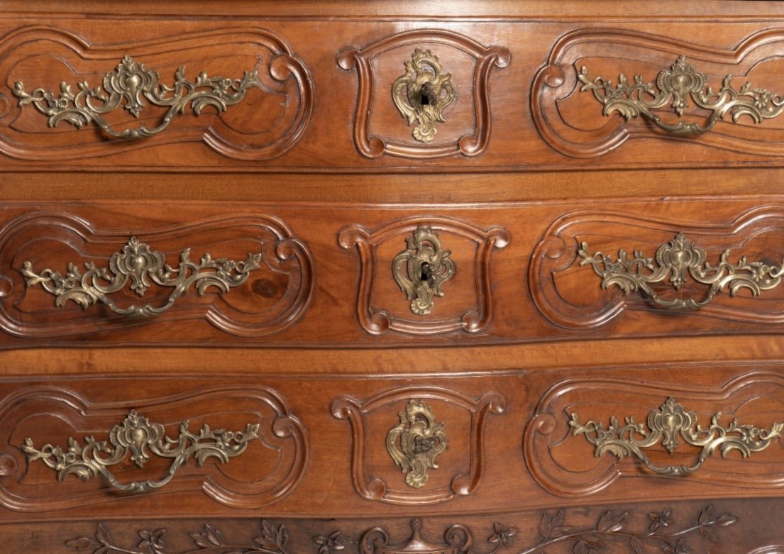 18th-century Walnut Chest Of Drawers-photo-2