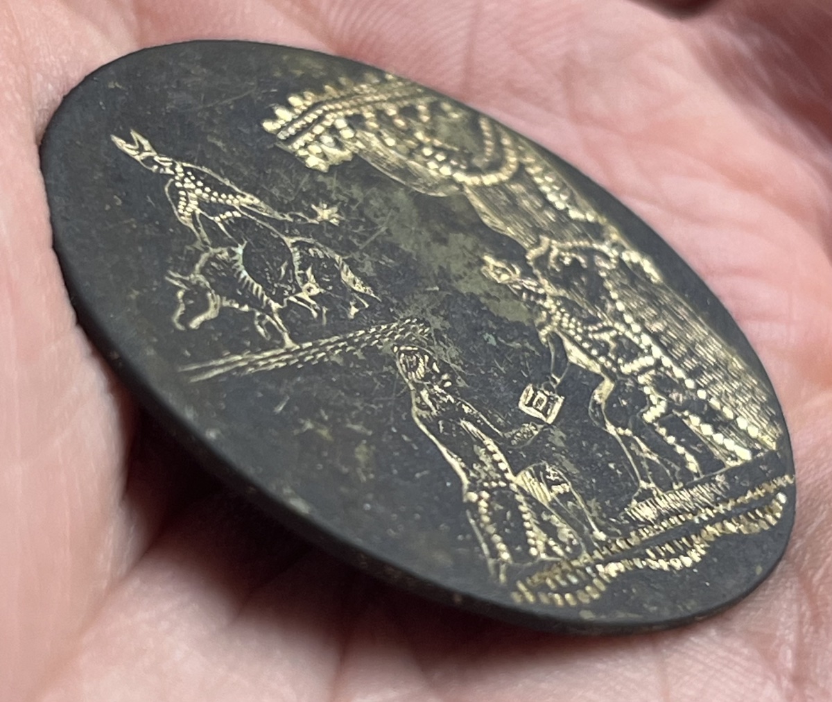 A Rare And Very Old Button Inlaid With Gold, Depicting A Scene -photo-3