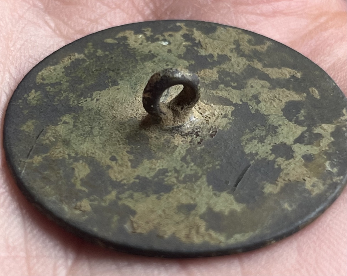 A Rare And Very Old Button Inlaid With Gold, Depicting A Scene -photo-4