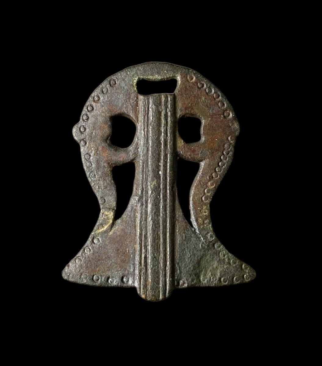 Un Pendentif De La Période Païenne Anglo-Saxonne Du 5ème Au 7ème Siècle Après JC