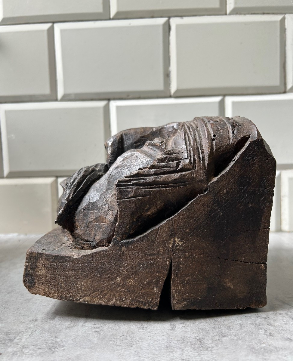 Early Medieval Oak Corbel Or Beam With A King's Head-photo-2