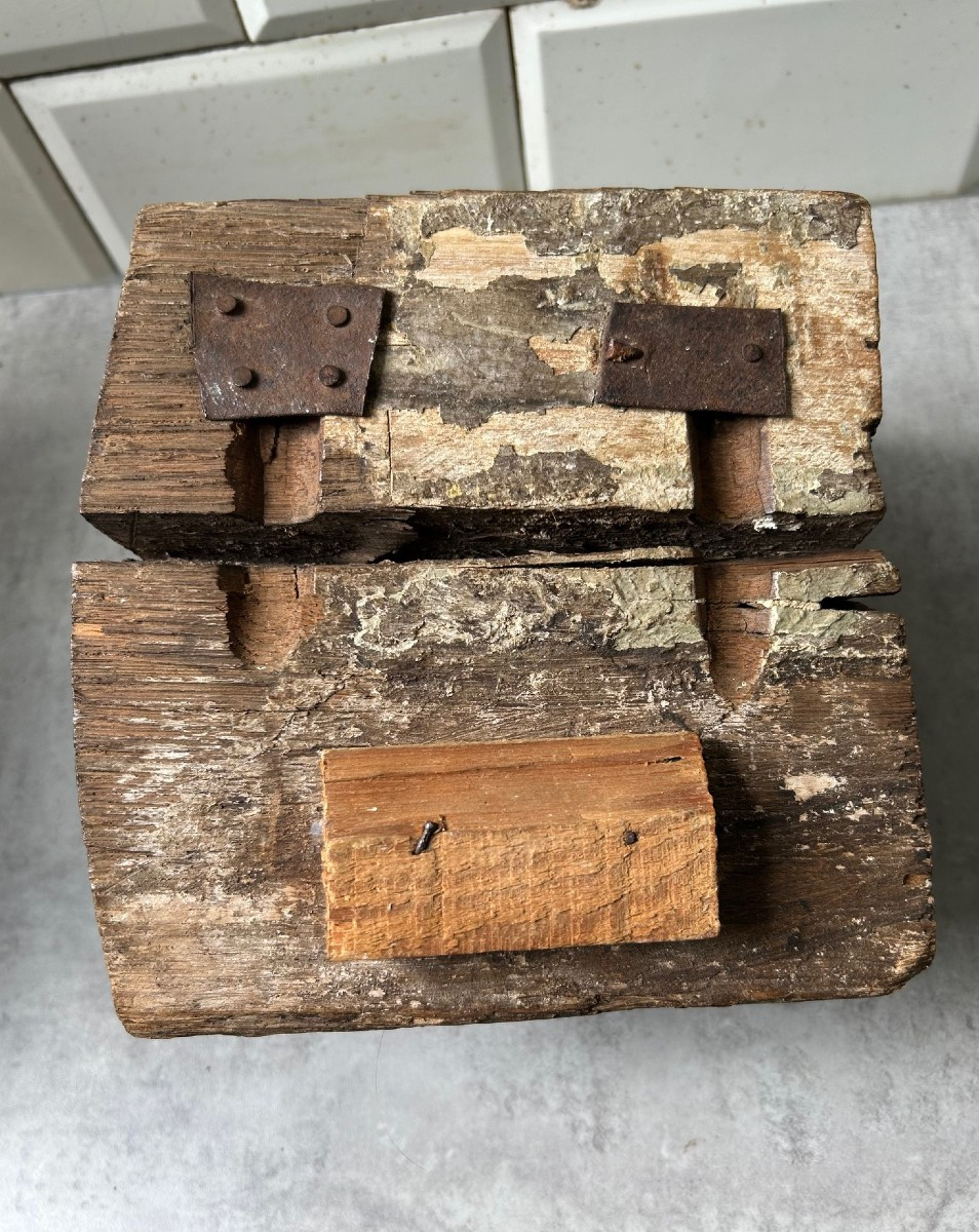 Early Medieval Oak Corbel Or Beam With A King's Head-photo-4