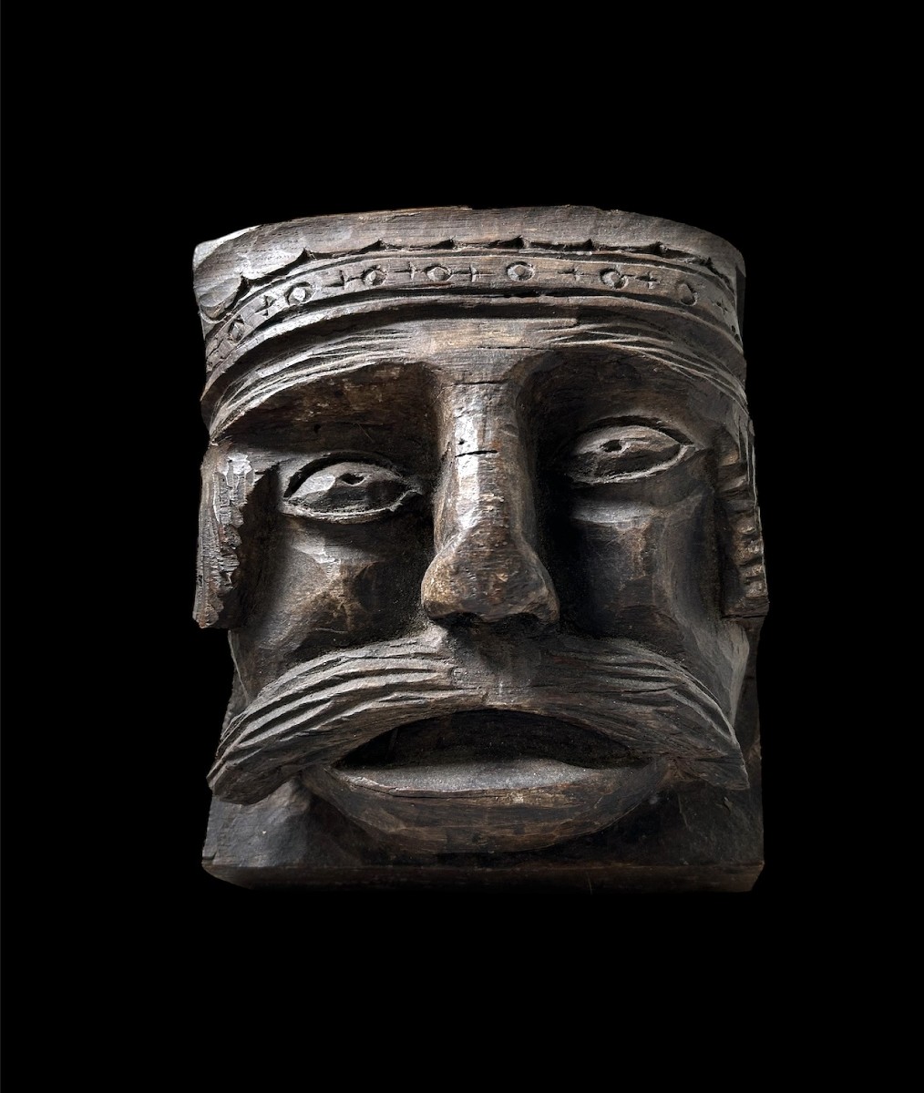 Early Medieval Oak Corbel Or Beam With A King's Head