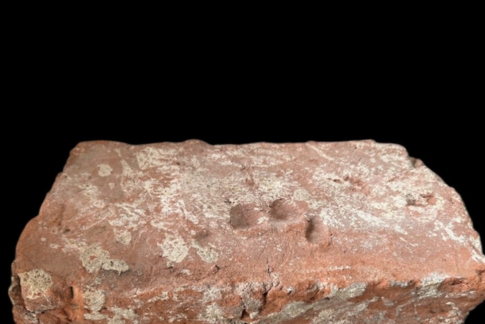 Big 14th Century Appeldorn Castle Brick With Human Fingerprints -photo-2