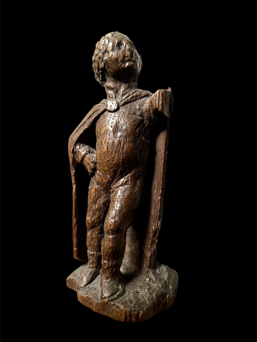 Une Figure De Retable d'Un Homme En Manteau, Vers 1500-photo-2