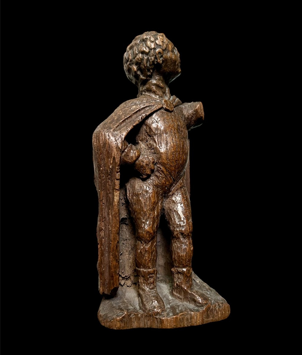 Une Figure De Retable d'Un Homme En Manteau, Vers 1500-photo-3