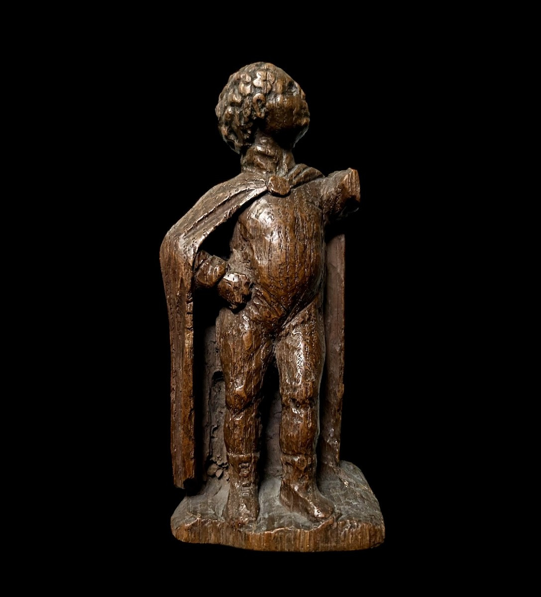 Une Figure De Retable d'Un Homme En Manteau, Vers 1500
