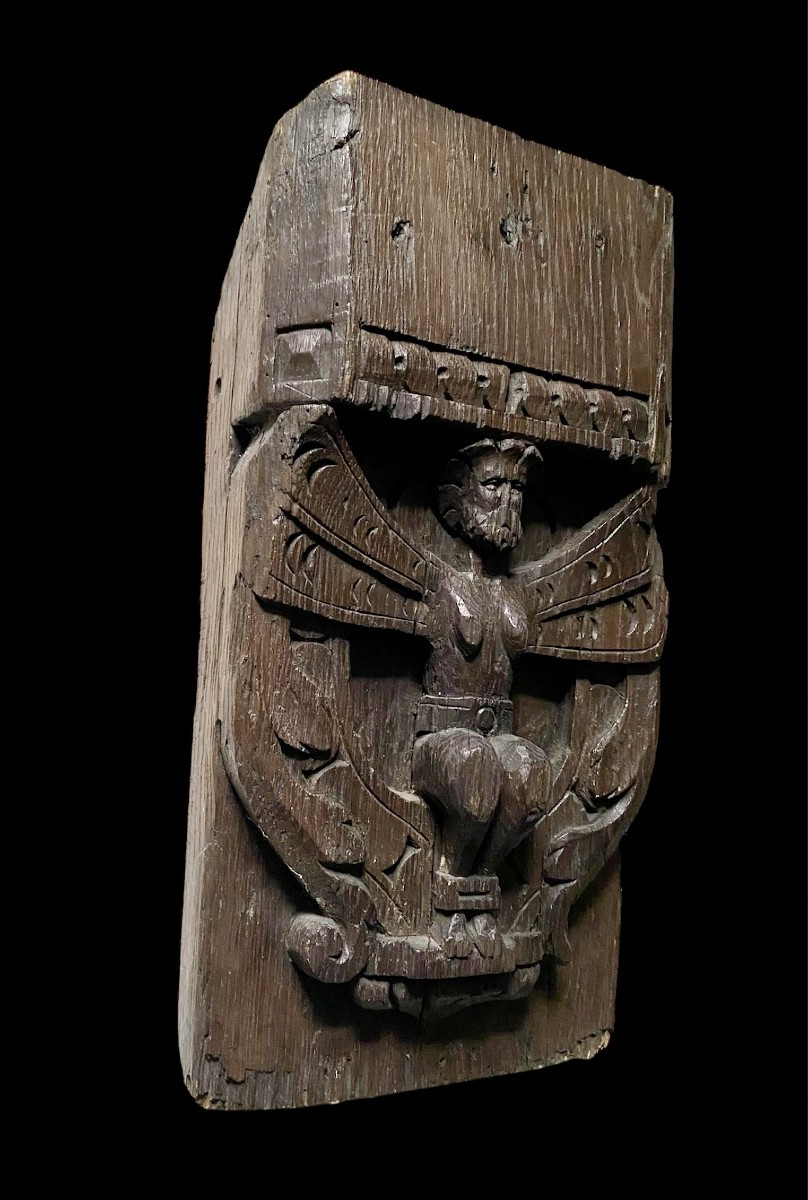 Un Grand Corbeau Médiéval En Chêne Avec Une Harpie Barbue, Première Moitié Du XVIe Siècle-photo-3