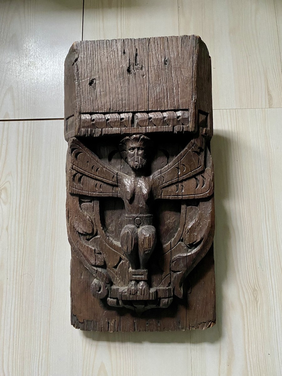 Un Grand Corbeau Médiéval En Chêne Avec Une Harpie Barbue, Première Moitié Du XVIe Siècle-photo-1