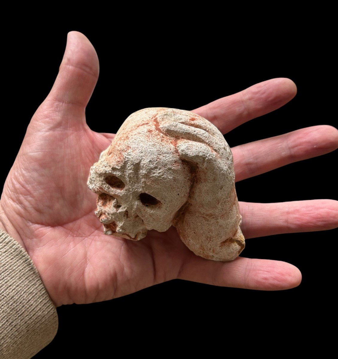 Large Memento Mori Skull Supported By A Hand, Carved Stone, 16th-17th Century-photo-4