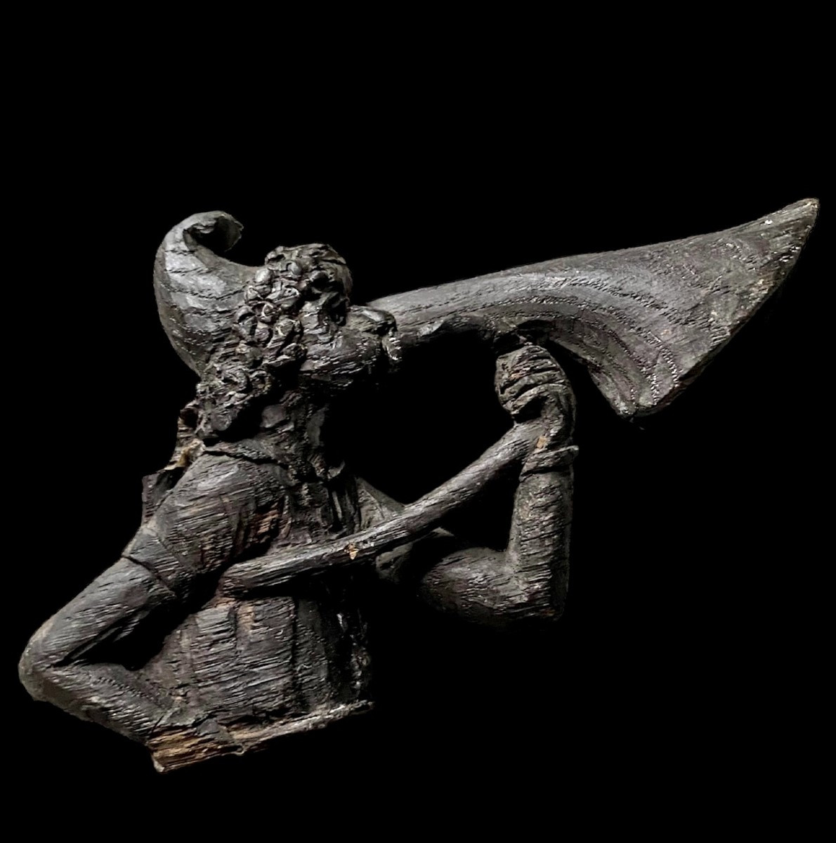 Fragment Représentant un Homme Soufflant dans un Cor et Coiffé d'un Bonnet Phrygien, XVe Siècle