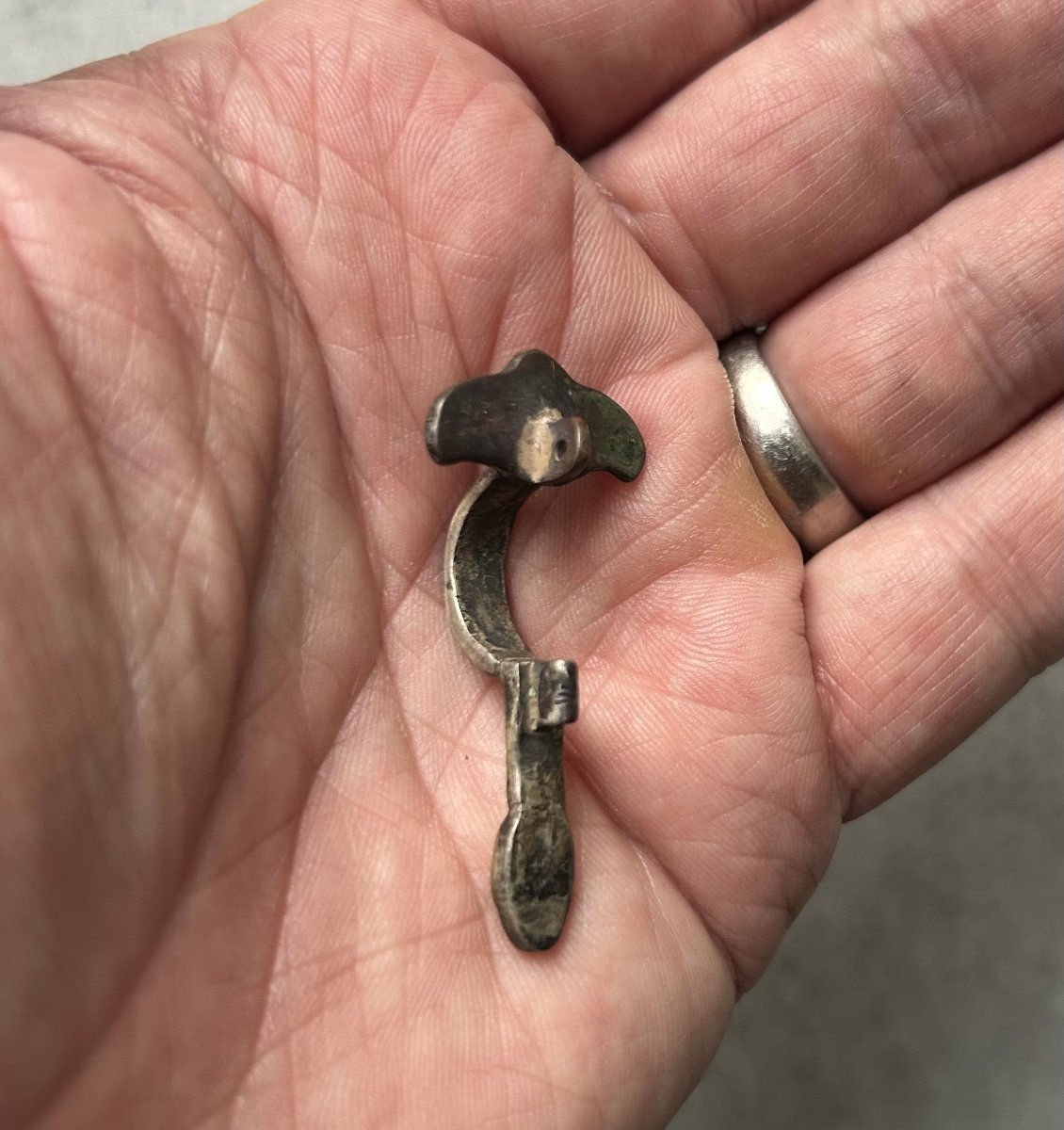 An Early Silver Merovingian Fibula-brooch, Circa 6th Century Ad-photo-1