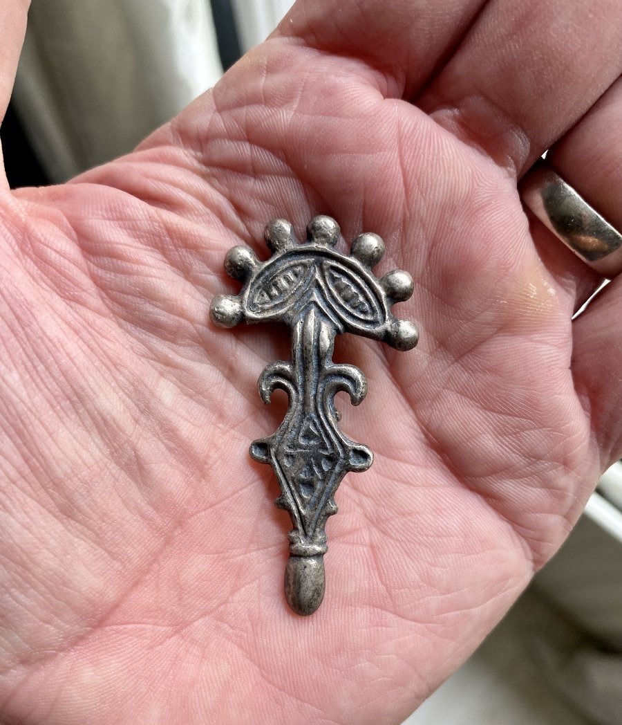 Fibule Franque ou Anglo-Saxonne à Motif de Visage Dissimulé, VIe Siècle-photo-2