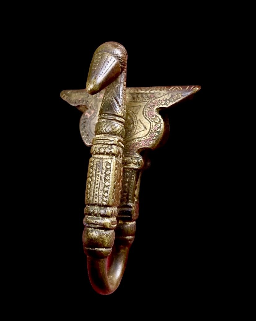 Crochet De Ceinture d'épée En Bronze Avec Gland, 17e Siècle