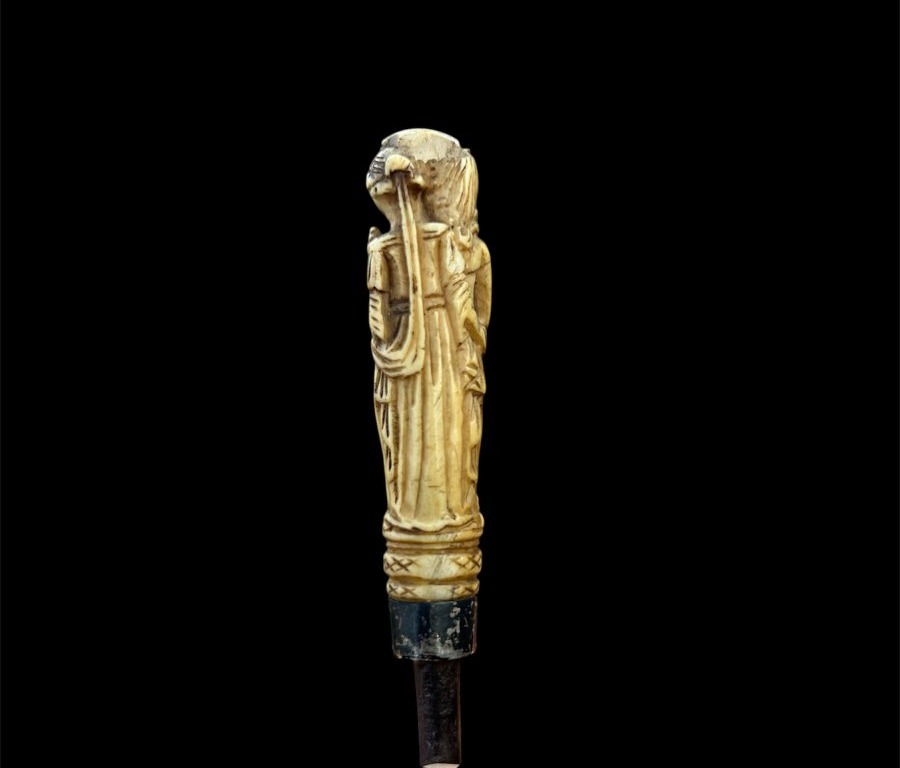 Carved Knife Handle Depicting The Virtue Of “love,” 17th Century-photo-2
