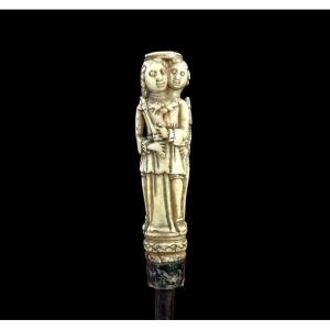Manche de Couteau Sculpté Représentant la Vertu de « l'Amour », XVIIe Siècle