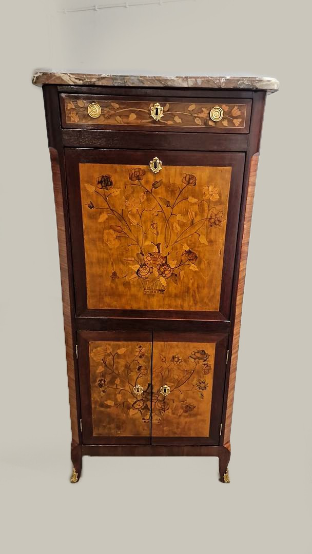 Petit secrétaire Louis XVI en marqueterie, abattant, tiroirs intérieurs, marbre restauré