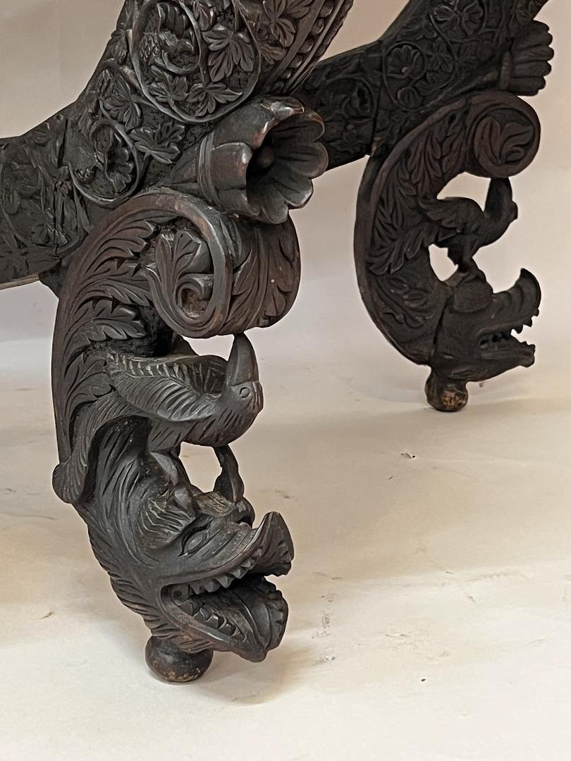 Crédence anglo-indienne en teck, richement sculptée et ajourée, Inde, XIXe siècle.-photo-1