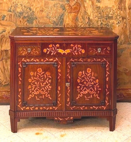 Buffet à Système Hollandais en Acajou et Marqueterie – XIXe Siècle