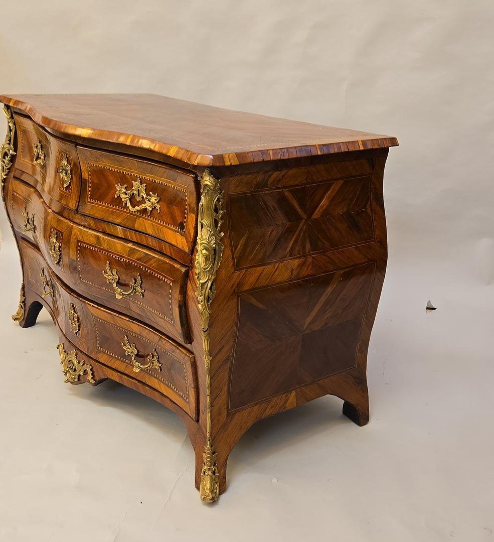 Commode Tombeau  d'Époque Louis XV en Marqueterie de  Palissandre – France, XVIIIe Siècle-photo-1