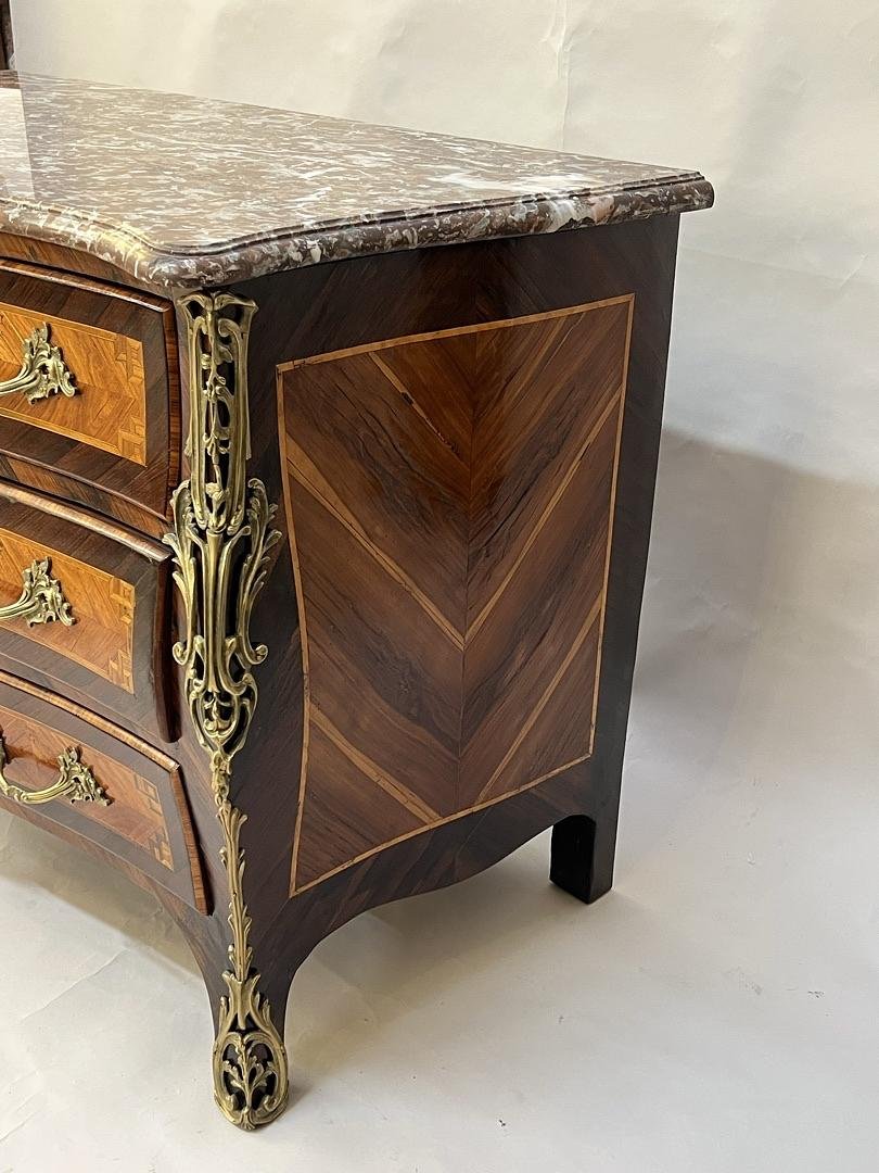 Commode Tombeau d'Époque Louis XV   en Placage de Palissandre et Bois de Rose – XVIIIe Siècle-photo-3