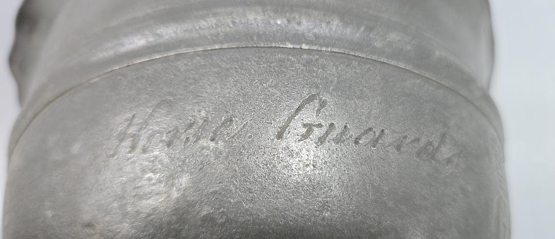 Pair Of Engraved Pewter Shaving Bowls, Horse Guards - Whitehall, Crown, George III (1760–1820)-photo-1