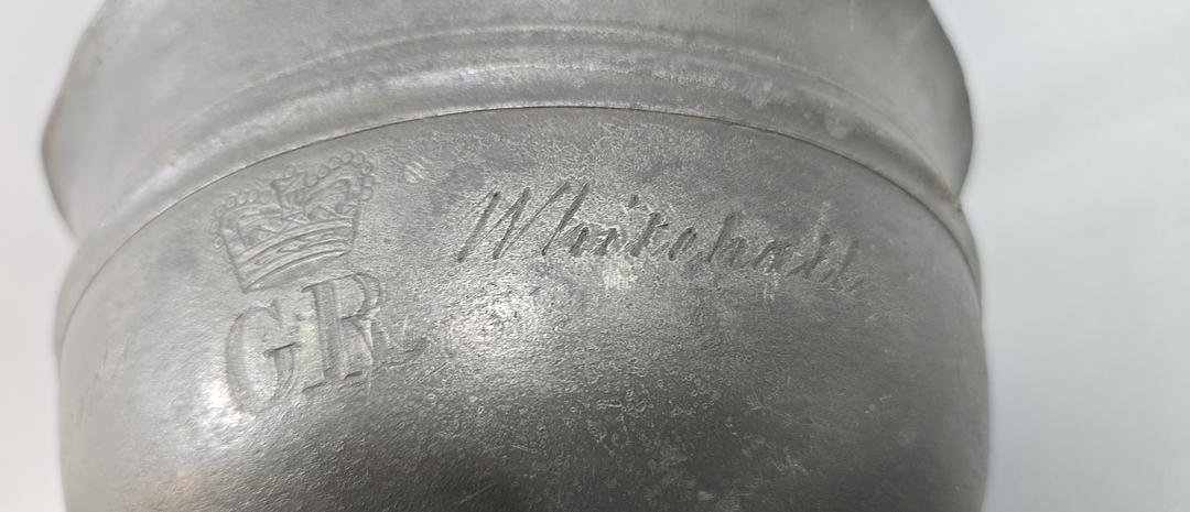 Pair Of Engraved Pewter Shaving Bowls, Horse Guards - Whitehall, Crown, George III (1760–1820)-photo-3