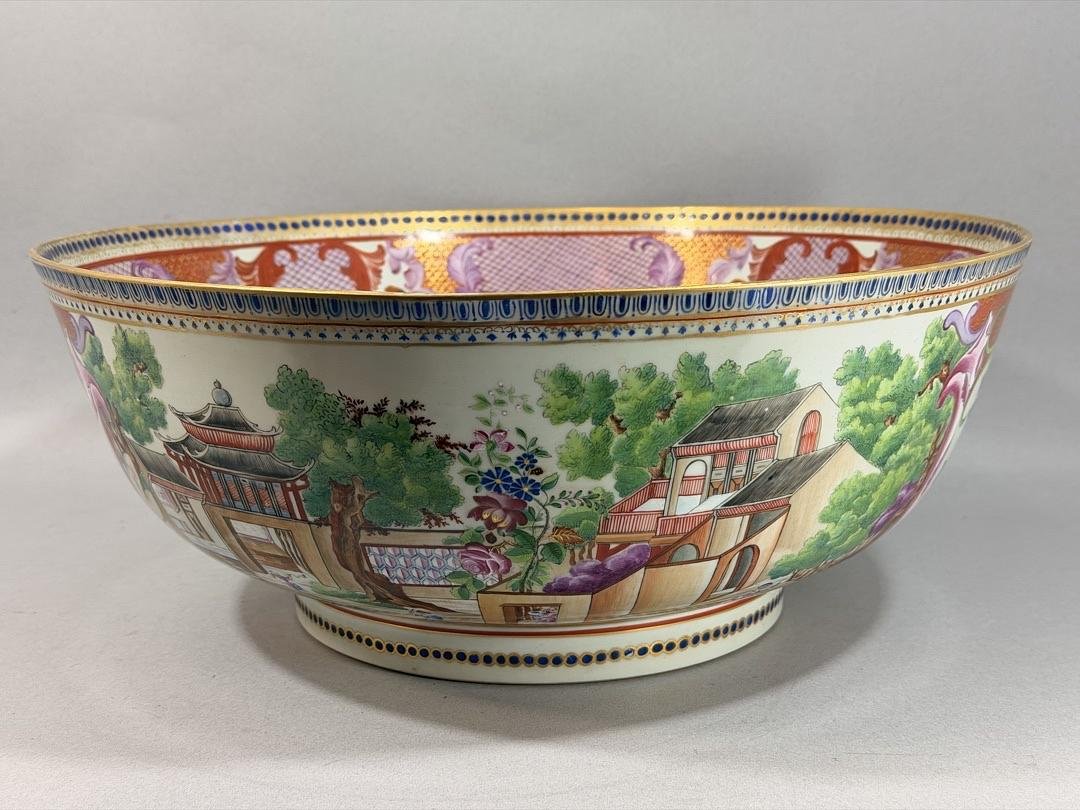 Daoguang Period (1820–1850) Large Chinese Porcelain Punch Bowl, Famille Rose -photo-3