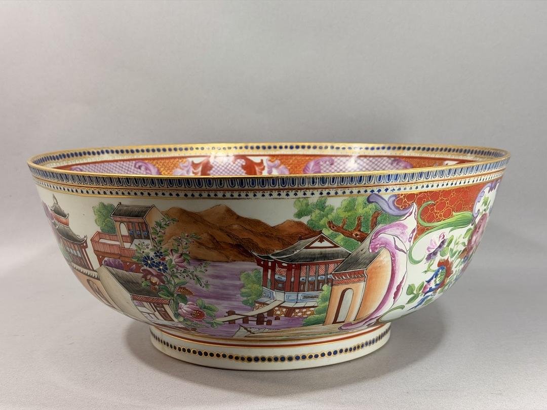Daoguang Period (1820–1850) Large Chinese Porcelain Punch Bowl, Famille Rose -photo-4