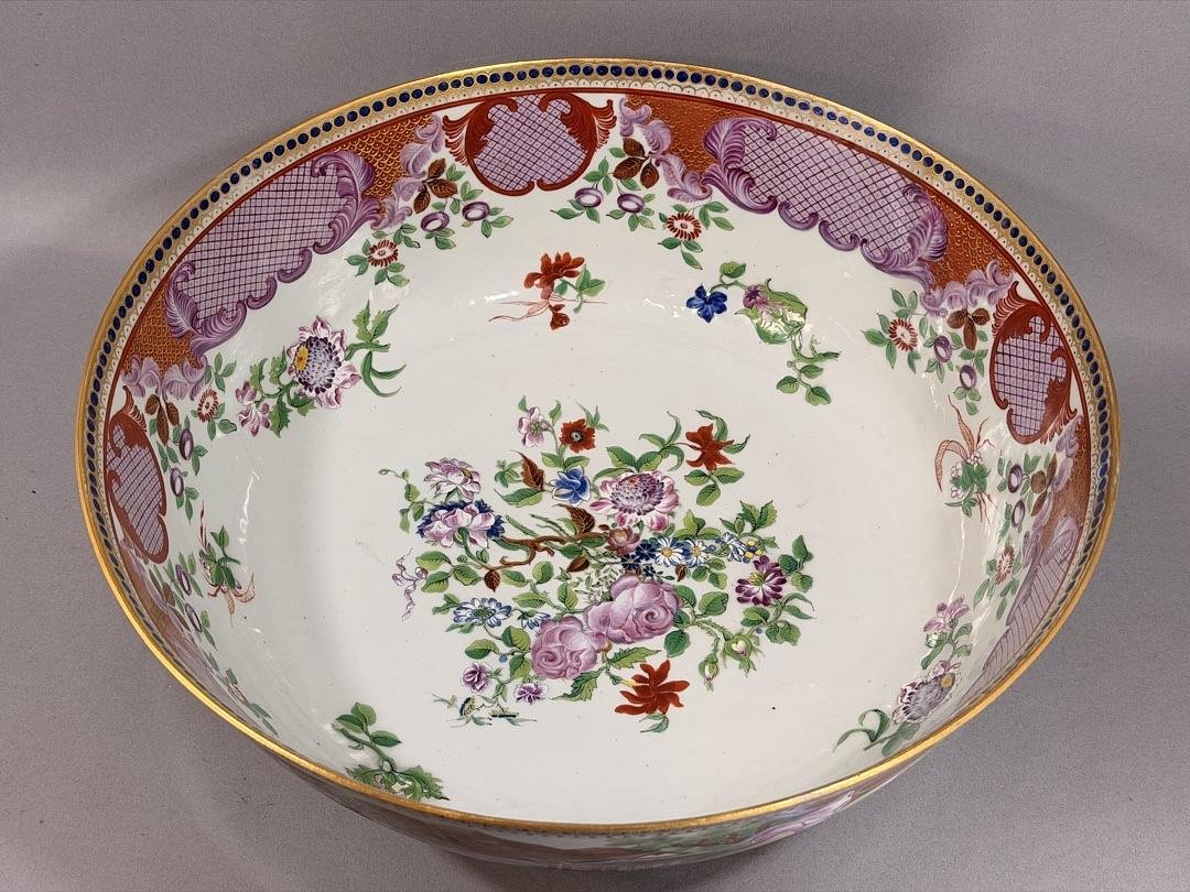 Daoguang Period (1820–1850) Large Chinese Porcelain Punch Bowl, Famille Rose -photo-1