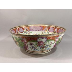 Daoguang Period (1820–1850) Large Chinese Porcelain Punch Bowl, Famille Rose