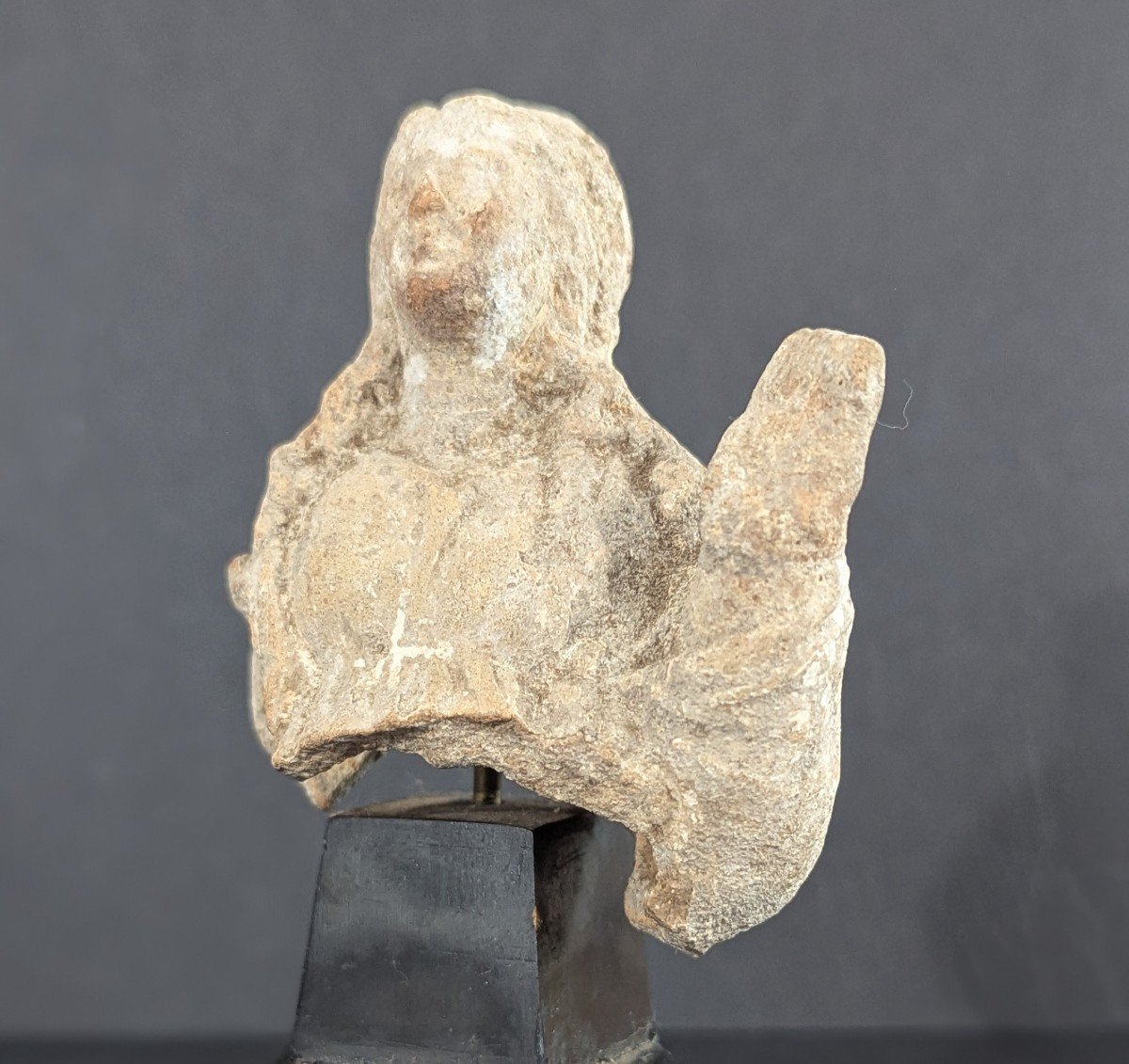 Roman Terracotta Figurine - Woman Raising Her Arm - Archeology-photo-3