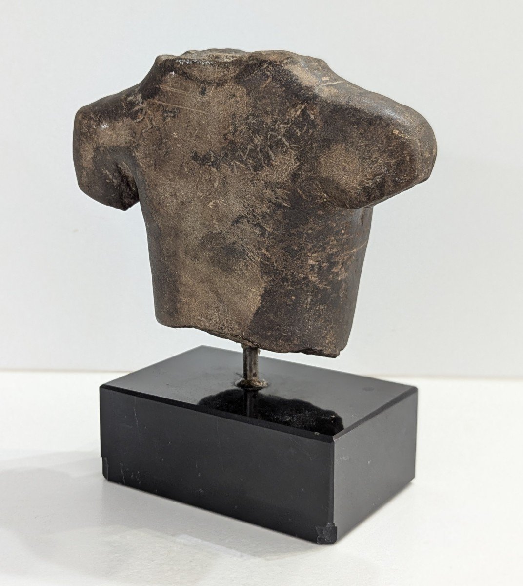 Buste D’uma En Grès Gris – Art Khmer – XIe Siècle - Archéologie-photo-1