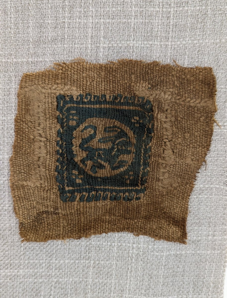 Fragment De Tissu Copte – Tabula – Motifs Géométriques Et Quadrupède – Ve Siècle -photo-2