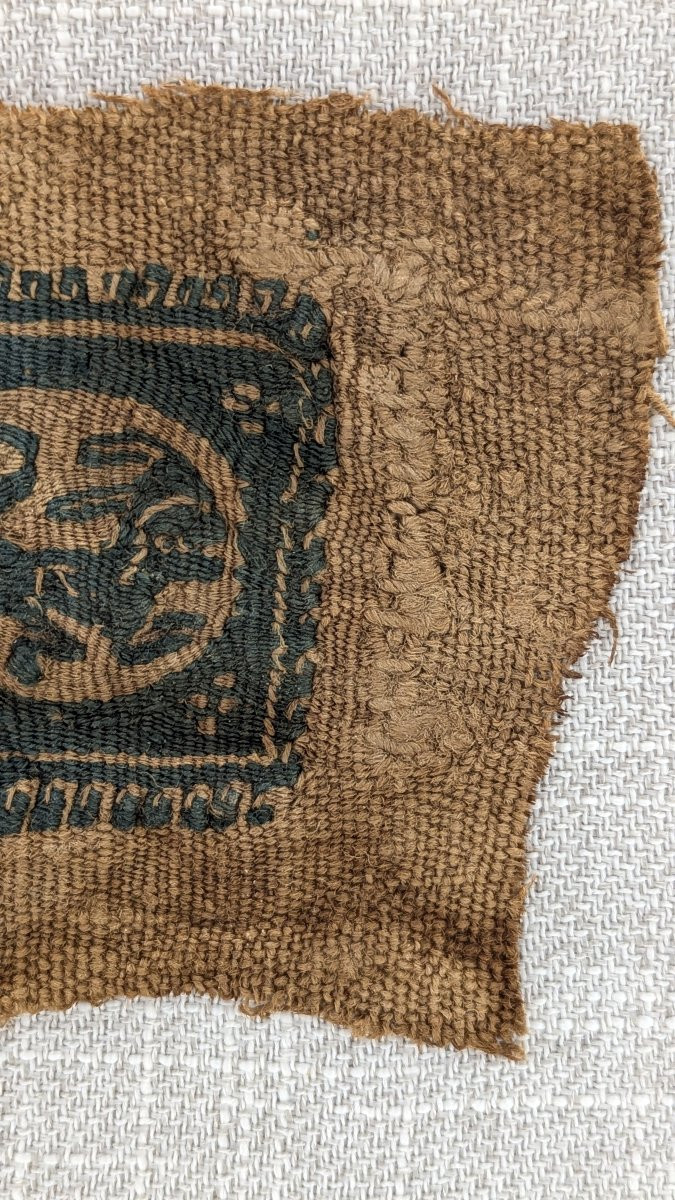 Fragment De Tissu Copte – Tabula – Motifs Géométriques Et Quadrupède – Ve Siècle -photo-1