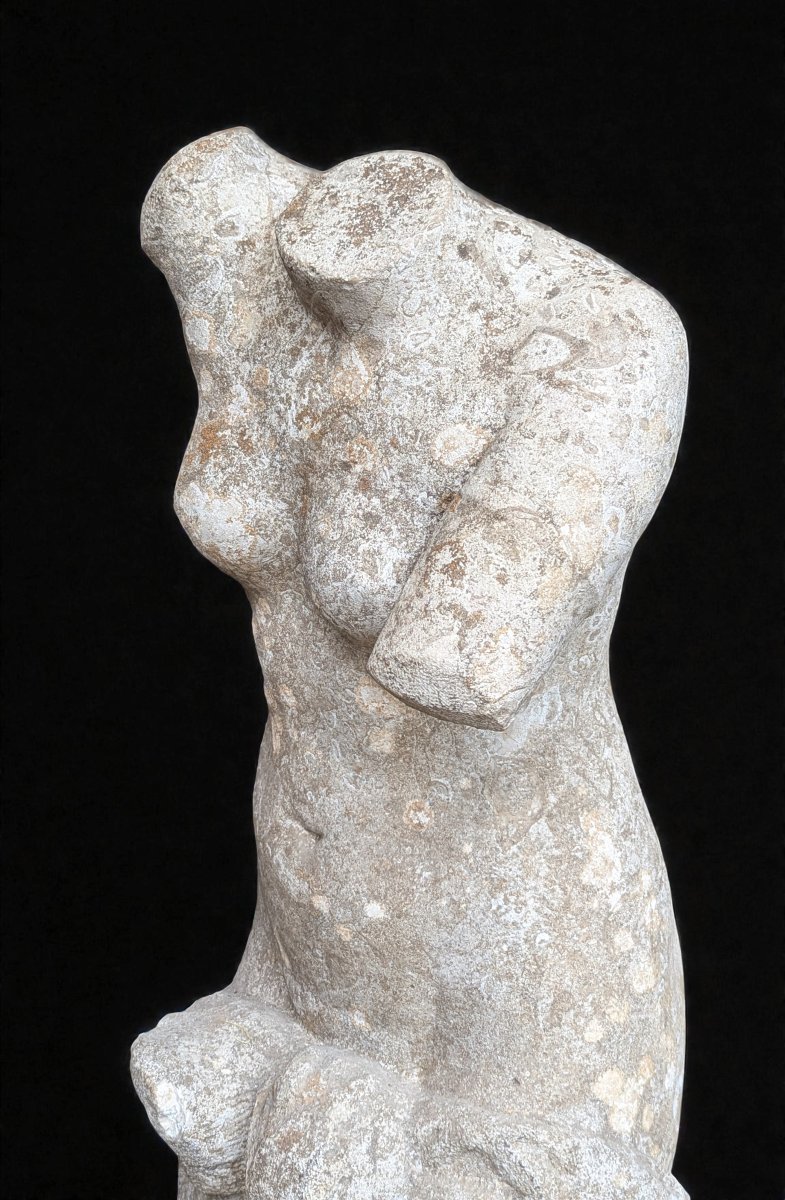 Grande Sculpture en pierre - Geneviève Pagano-Torse féminin drapé - Chef-d'œuvre des Beaux-Arts-photo-2