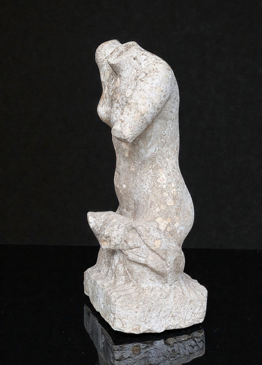 Grande Sculpture en pierre - Geneviève Pagano-Torse féminin drapé - Chef-d'œuvre des Beaux-Arts-photo-3