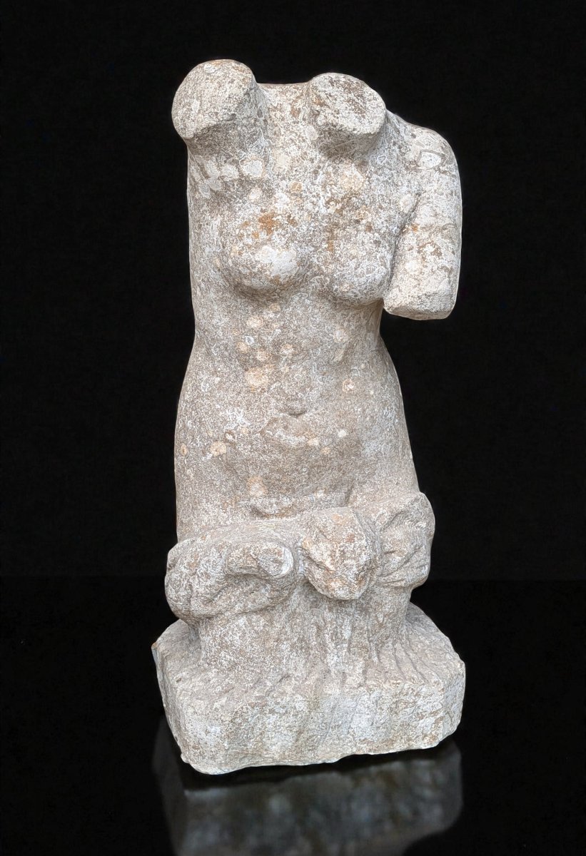 Grande Sculpture en pierre - Geneviève Pagano-Torse féminin drapé - Chef-d'œuvre des Beaux-Arts-photo-4