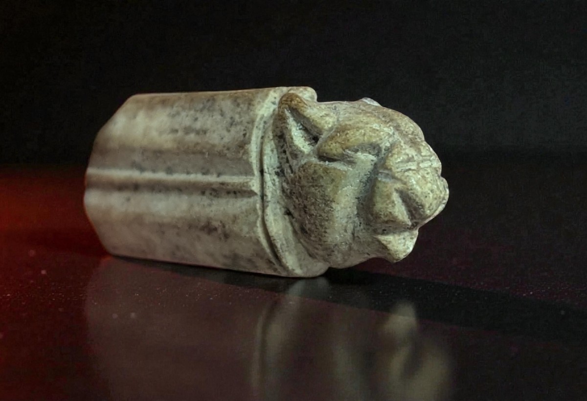 Manche de couteau romain en os à tête léonide - Empire romain - Ier-IIe siècle de notre ère