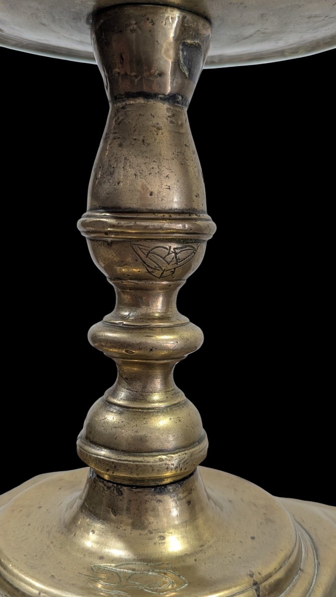 Bougeoir flamand en laiton à base carrée – Schijfkandelaar – XVIIe siècle-photo-7