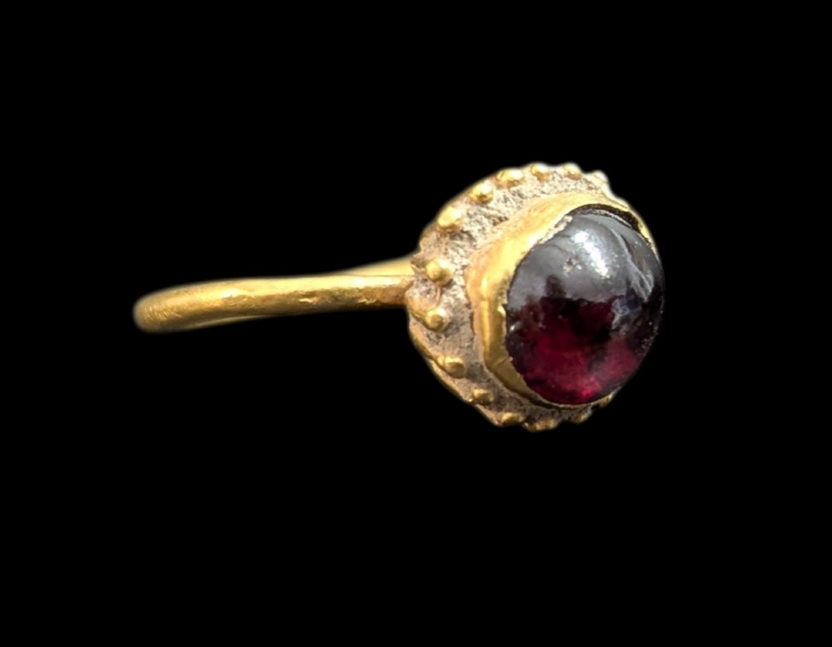 Antique Gold And Garnet Ring – Late Roman Period – Paleo-byzantine – 3rd-5th Century Ad