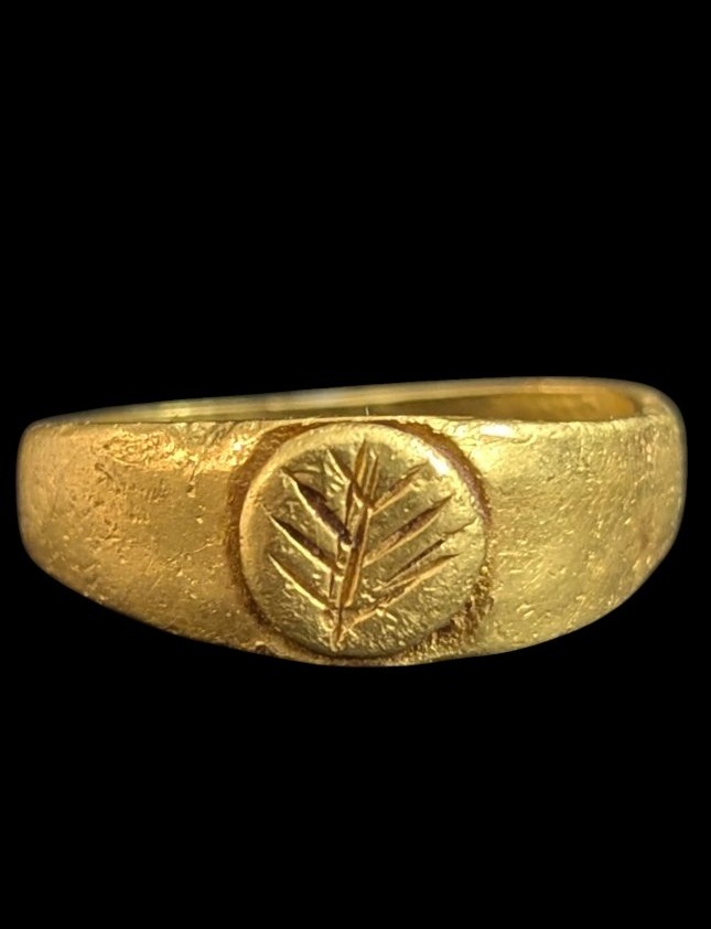 Bague romaine en or à décor de palme gravée-photo-2