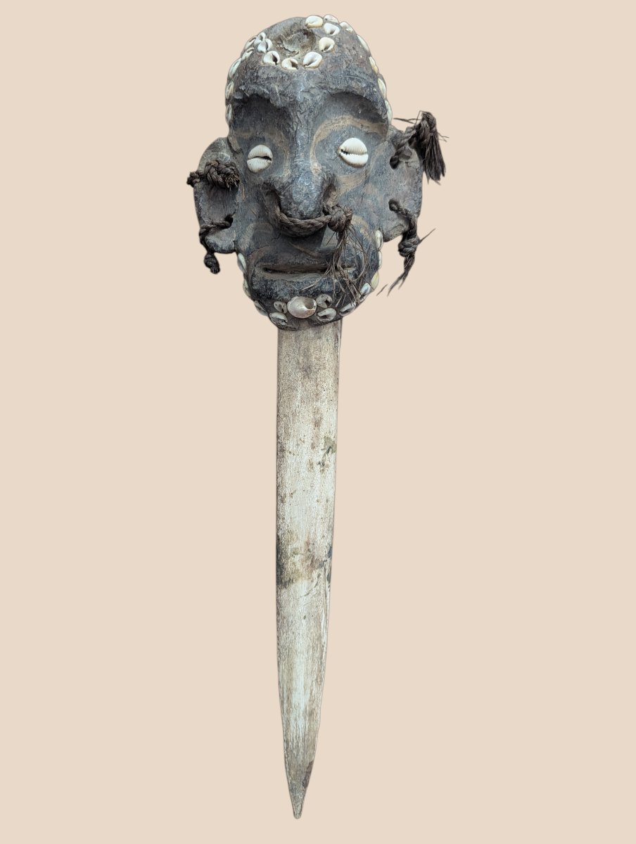 Divination Dagger Featuring An Ancestor's Image – Iatmul – Papua New Guinea
