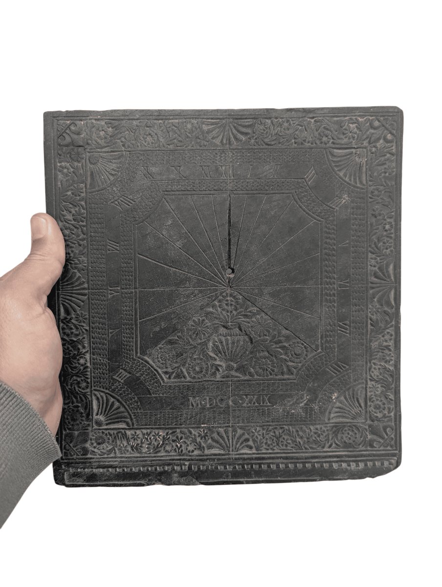 Slate Sundial - 1729 - An Engraving Of Remarkable Finesse-photo-5