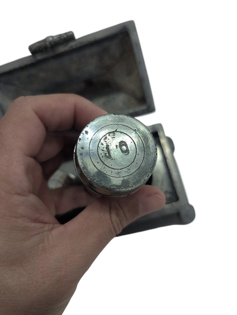 Coffret aux Saintes Huiles en étain - Époque Louis XIV -photo-1
