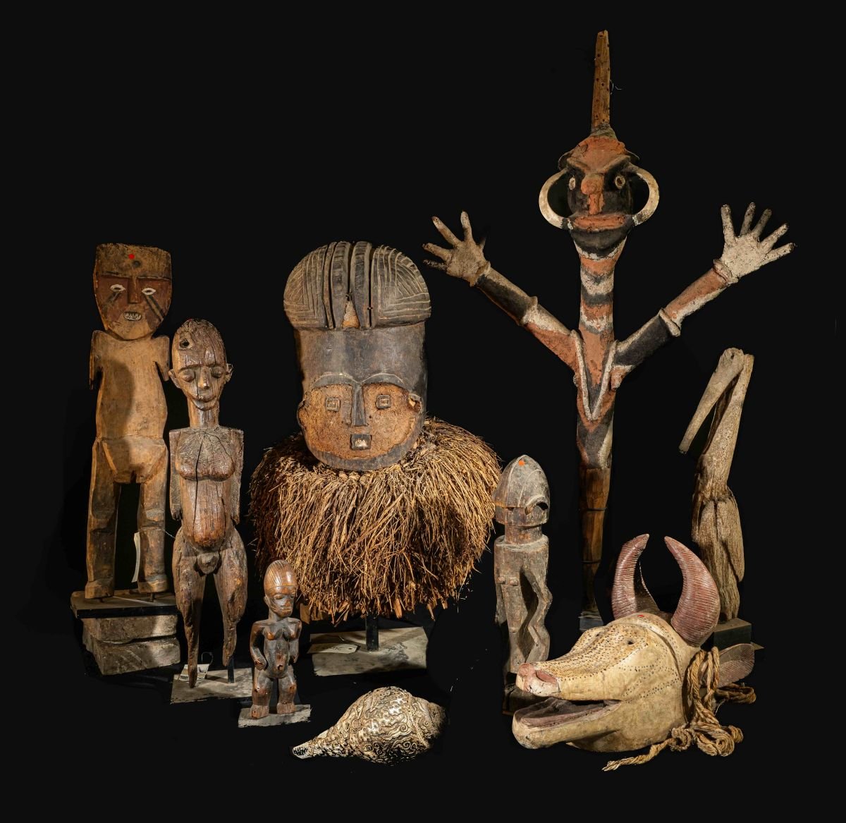 Statue anthropomorphe féminine en bois polychrome - Pérou, côte nord, Chimú - v 1100-1470-photo-8