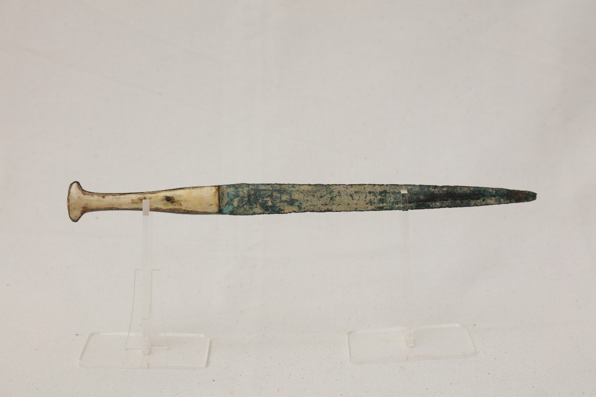 Antique Bronze Dagger Bone Guard-photo-2